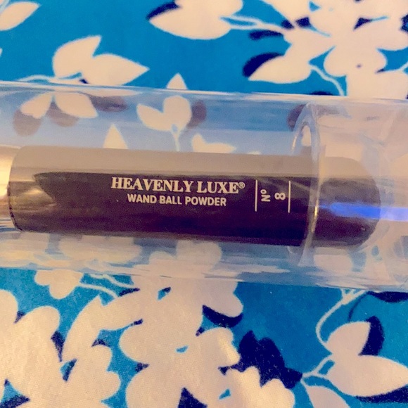 It Cosmetics Heavenly Luxe powder brush - Picture 2 of 4